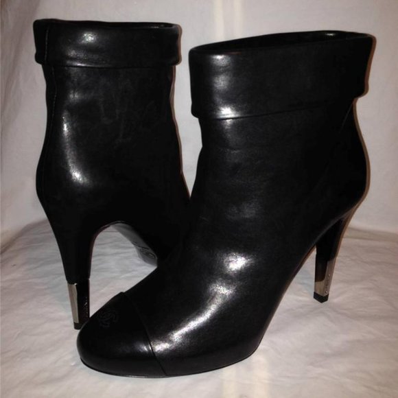 CHANEL 13B Leather Metal Heel Logo Cap Toe Cuffed Ankle Boots Shoes - Picture 1 of 12